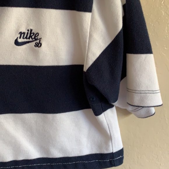 Nike SB crop top! - Picture 4 of 5
